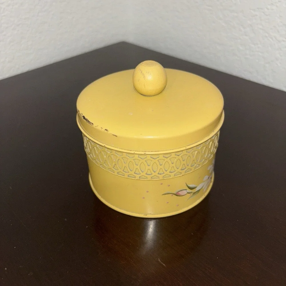 VTG Buttery Yellow Powder Box Tin Feminine Shabby Granny Cottage Dresser Table